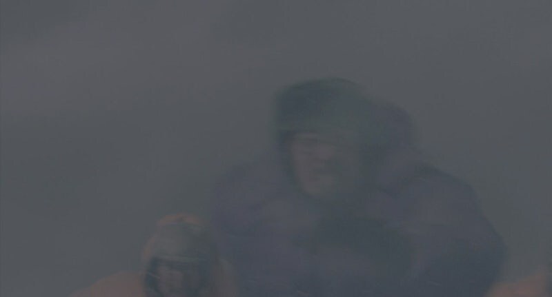 남극기지에서 도망치는 동료를 쫓는 남자들_3.jpg