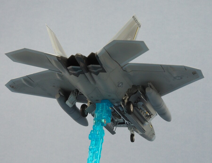 Academy 1/72 F-22_15.jpg