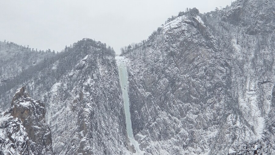 어제자 설악산 토왕성 폭포 빙벽 불법 등반_2.jpg