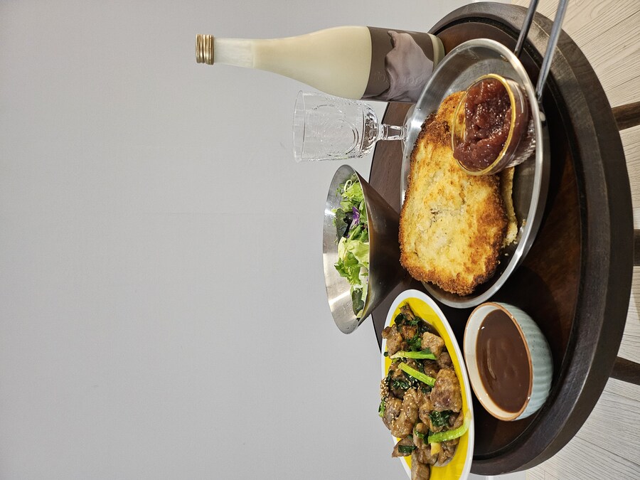 포그막 막걸리와 안주들_2.jpg