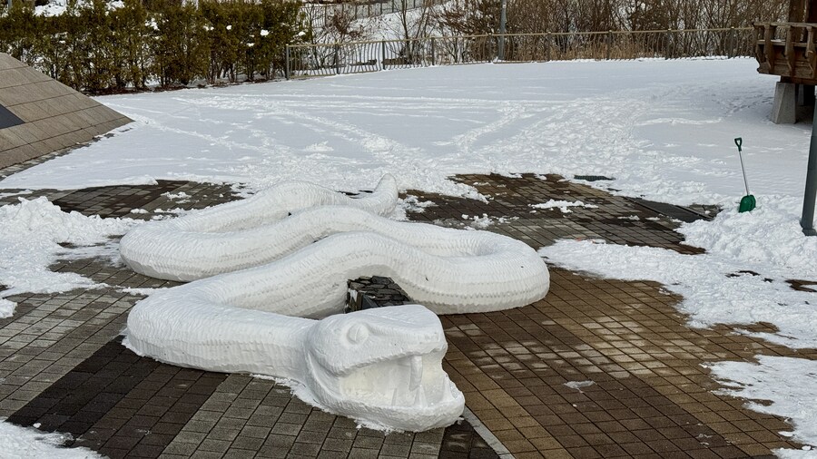 2025년 올해는 눈뱀을 빚어 보았습니다._9.jpg