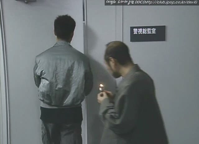 일본 경시총감 ㄹㅇ 숨 넘어가는 상황 ㅋㅋ_4.jpg