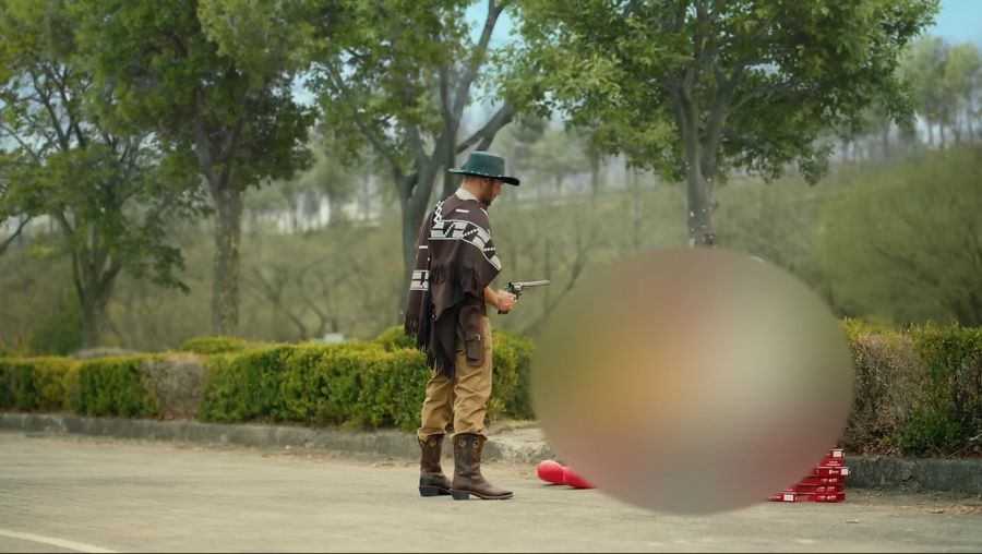 다른회사 허가 안받아서 모자이크 처리해버린 광고_2.jpg