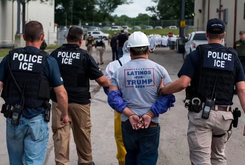 트럼프에게 투표했는대 배신당한 라틴계.jpg_1.webp