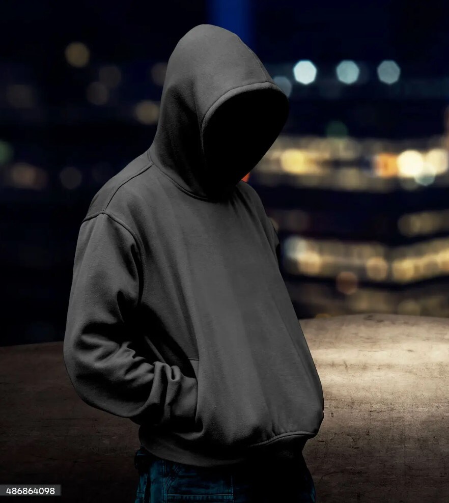 어두운 밤 어린이집 앞에서 만나는 사람 인상 차이_1.jpg