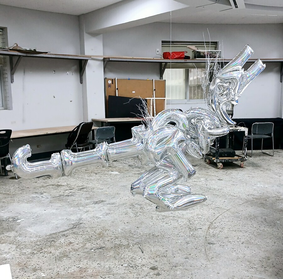 풍선으로 티라노를 만든 유게이_4.jpg