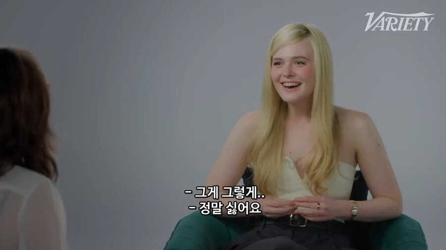 현재 미국에서 젊은 배우를 캐스팅할 때 예상외로 엄청나게 중요시하는 부분._11.jpg