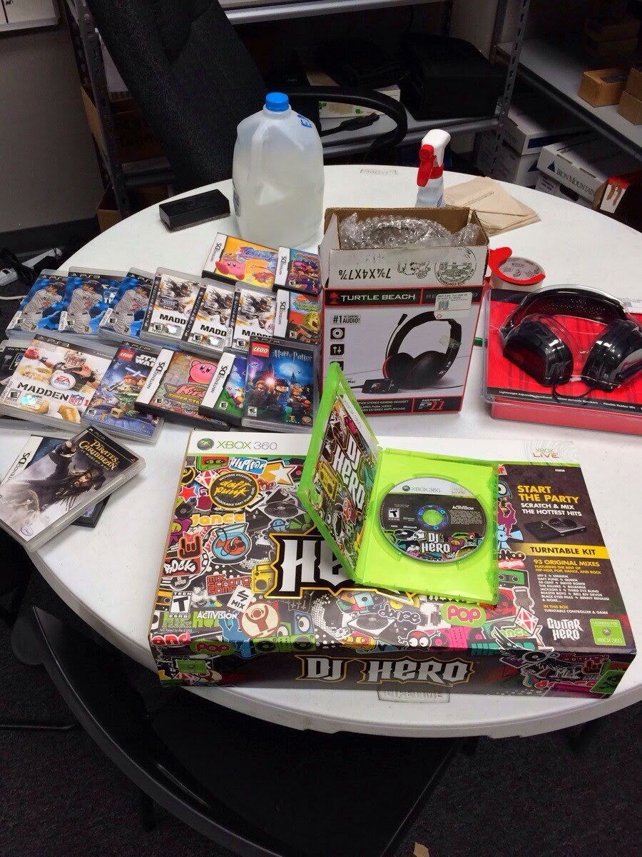 미국 유명 게임매장 쓰레기통_12.jpg