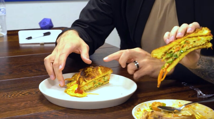 한국 음식 티어 정리 하는 미국 유튜버_40.jpg