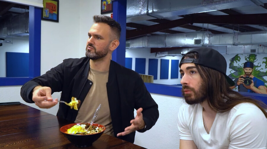 한국 음식 티어 정리 하는 미국 유튜버_96.jpg