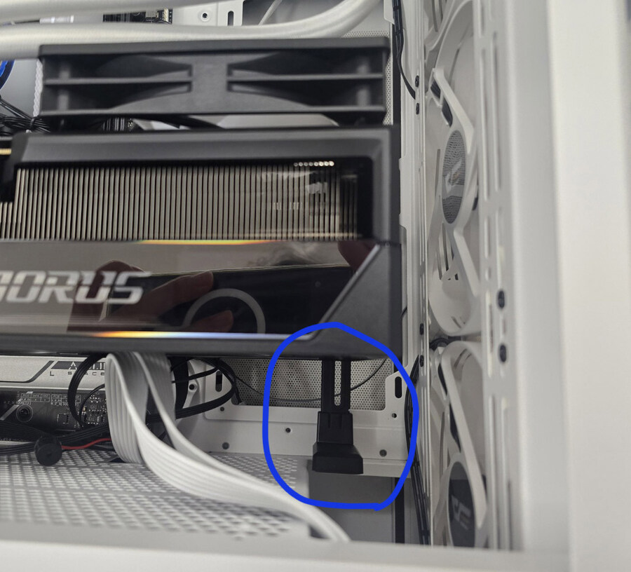 기가바이트 RTX5090 어로스 마스터 개봉기 [5090어마]_14.jpg