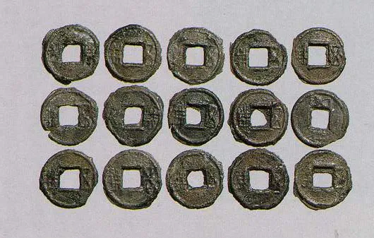 중국서 수백억 동전을 찍어낼때 상평통보를 천만개밖에 못찍은 이유_1.webp