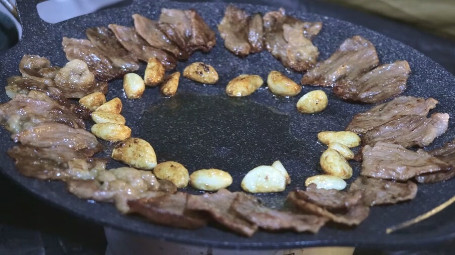 -5°C에 텐트에서 한국식 바베큐 하겠다는 외국인_7.jpg