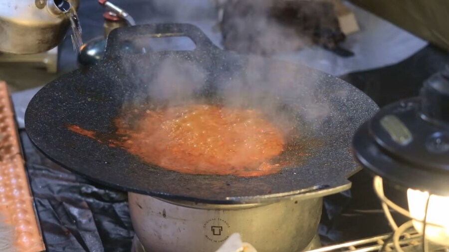 -5°C에 텐트에서 한국식 바베큐 하겠다는 외국인_20.jpg