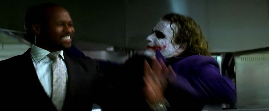 [배트맨]마술을 선보이는 조커_4.jpg