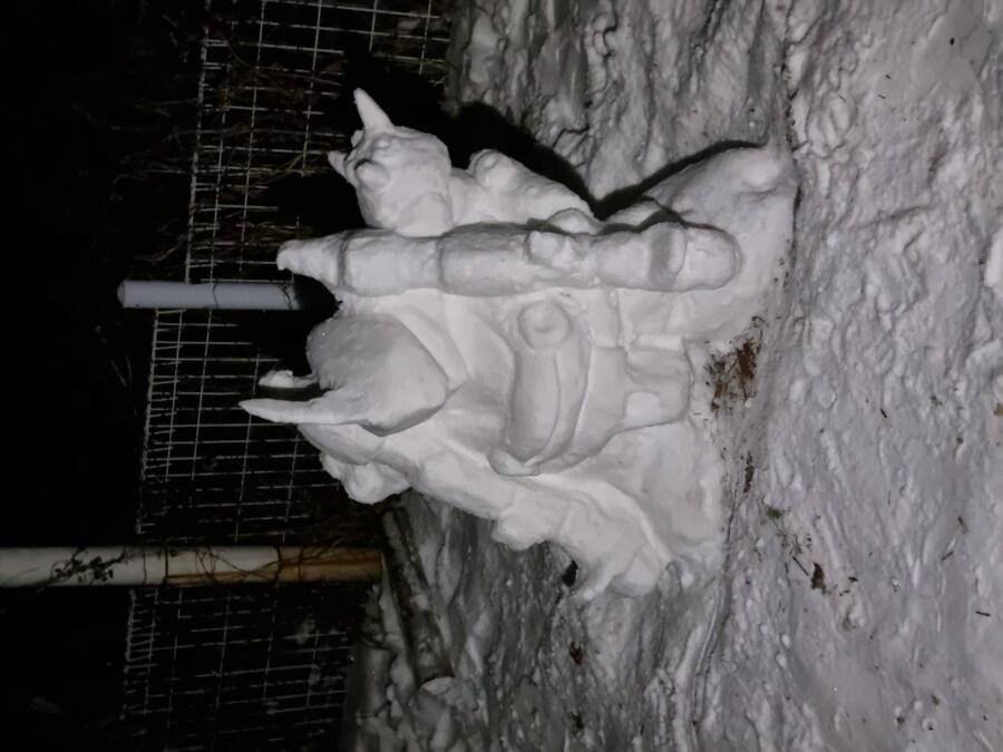 건담 캠퍼 눈사람_2.jpg