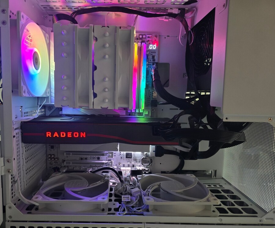 아무리 지포스 까고 싶다 해도 암드 글카 올려치긴 좀 그렇당..._1.jpg