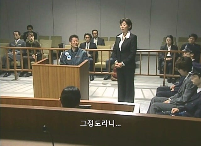 길 가던 무고한 시민을 붙잡아서 강도로 만든 형사_4.jpg