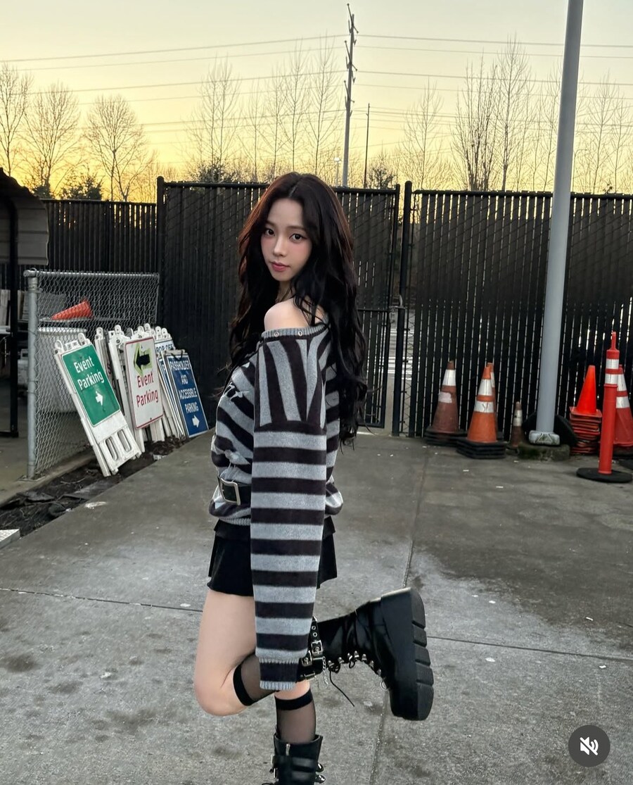 카리나가 입은 티 영어 뜻_2.jpg