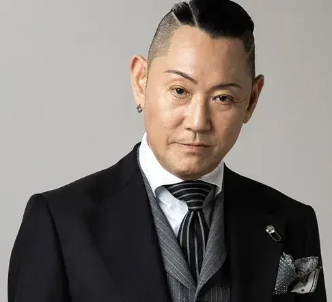 재산과 명성, 외모를 모두 갖춘 한국의 전설적 모델이 광속 나락간 이유_9.webp