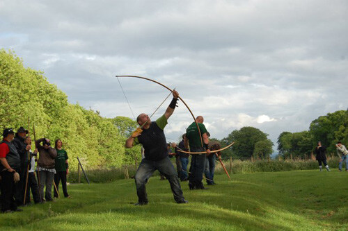 활 쏠때 가슴이 방해되었다는게 잘못된 상식인 이유_2.jpg