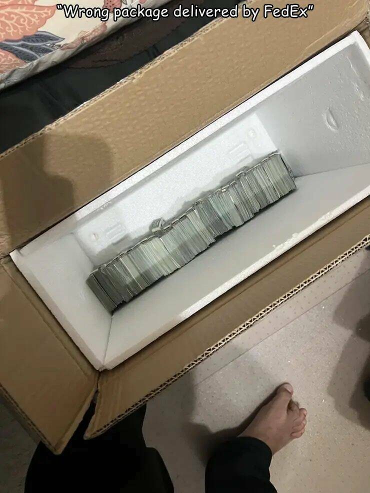 오배송된 FedEx_1.jpg