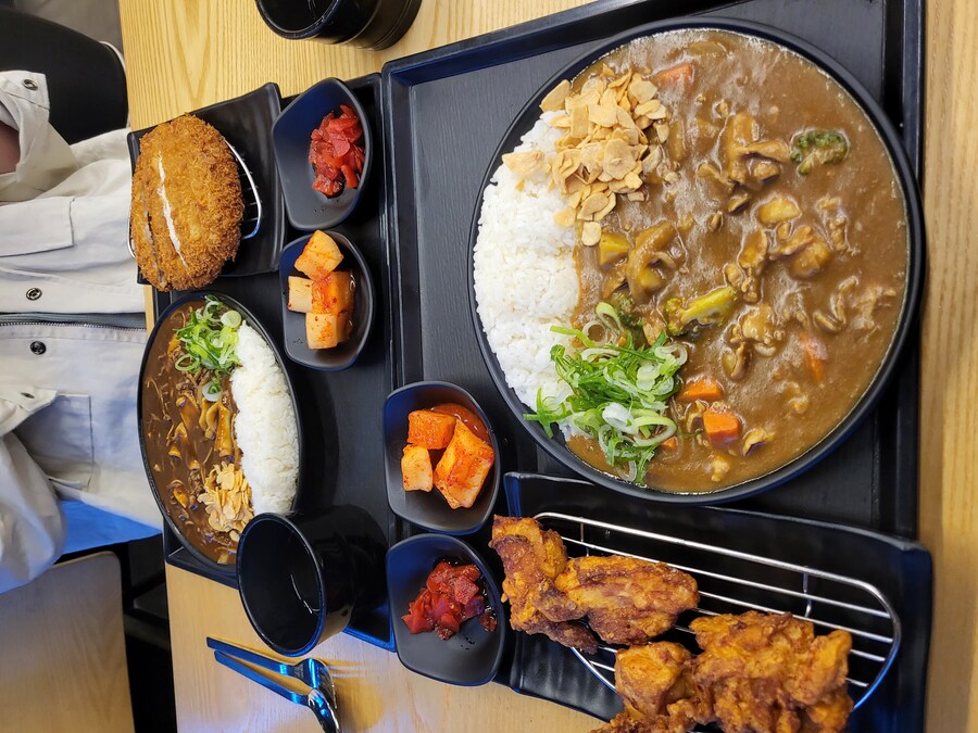 카레덮밥_1.jpg