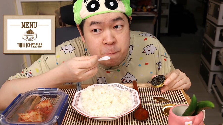 인생 첫 캐비어 먹방 하는 유튜버.jpg_29.png