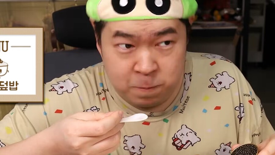 인생 첫 캐비어 먹방 하는 유튜버.jpg_30.png