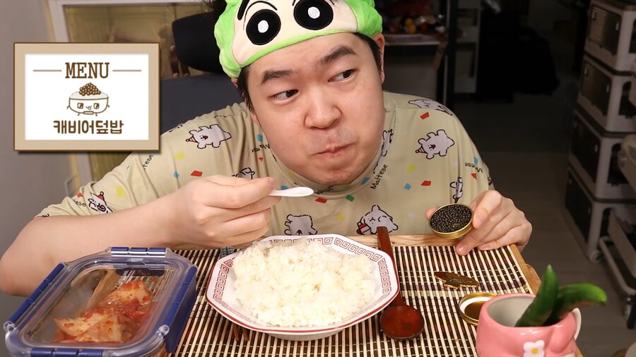 인생 첫 캐비어 먹방 하는 유튜버.jpg_33.png