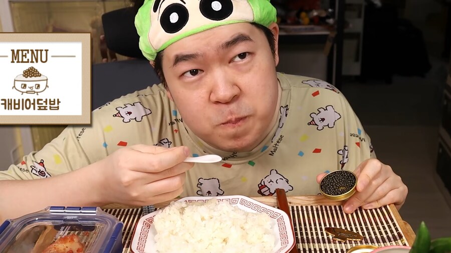 인생 첫 캐비어 먹방 하는 유튜버.jpg_34.png