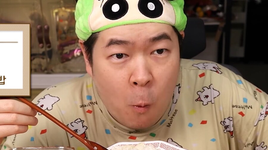 인생 첫 캐비어 먹방 하는 유튜버.jpg_53.png