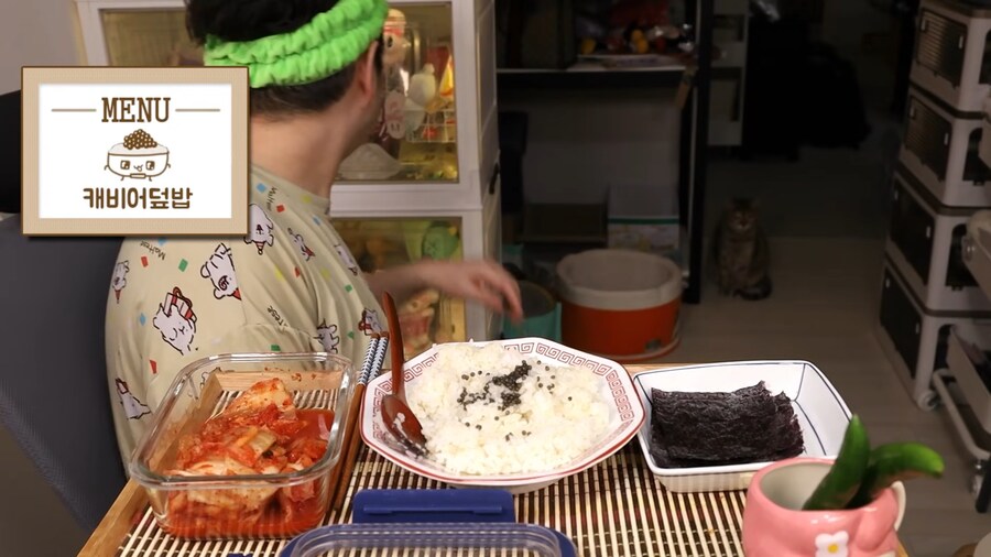 인생 첫 캐비어 먹방 하는 유튜버.jpg_67.png