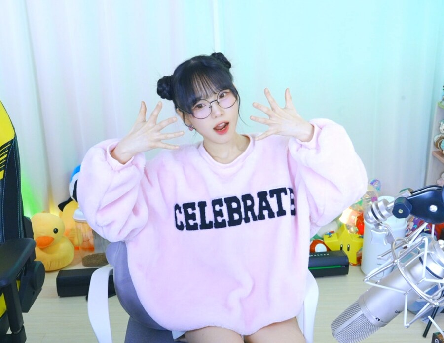 새봄TV] 르세라핌X오버워치 함께 + 그리고 나,,_2.png