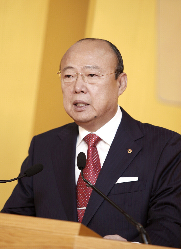 새 잠실돔구장의 주인들의 놀라운 정체.jpg_3.jpg