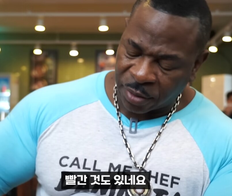 ??? : 전 인종차별 안합니다_3.png