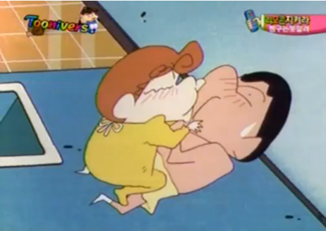 [짱구는못말려]뽀뽀하는 남매_1.jpg