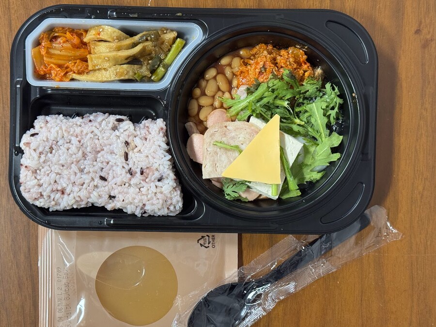 GS25 부대찌개도시락정식_2.jpg