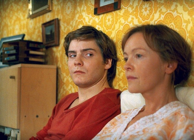 헬무트 제모가 엄마한테 구라까는데 박평식 8점인 영화_9.jpg