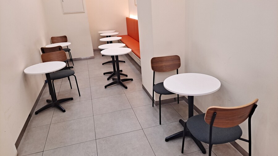 유게이 카페 접는다. 디저트 싸게 가져가라_4.jpg