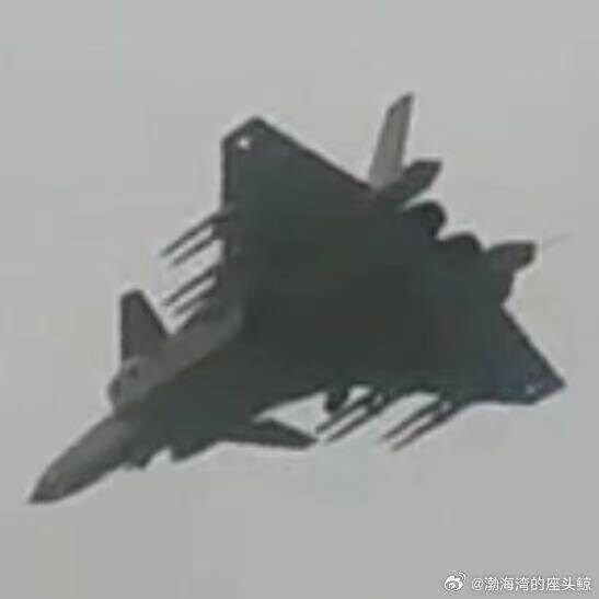 최근 공개된 미국의 음란 노출 사진_5.jpg