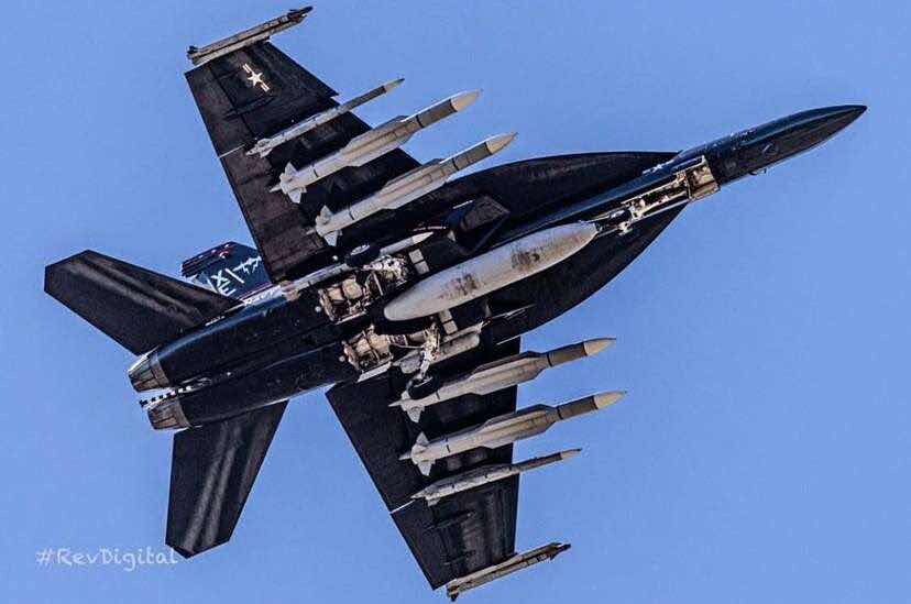 최근 공개된 미국의 음란 노출 사진_6.png