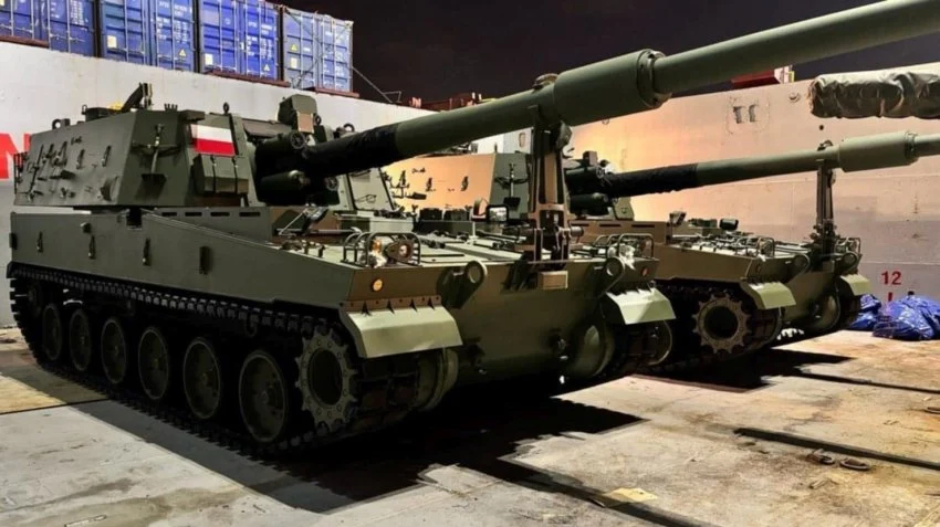 폴란드에 k2전차와 k9자주포 추가로 도착중_6.webp