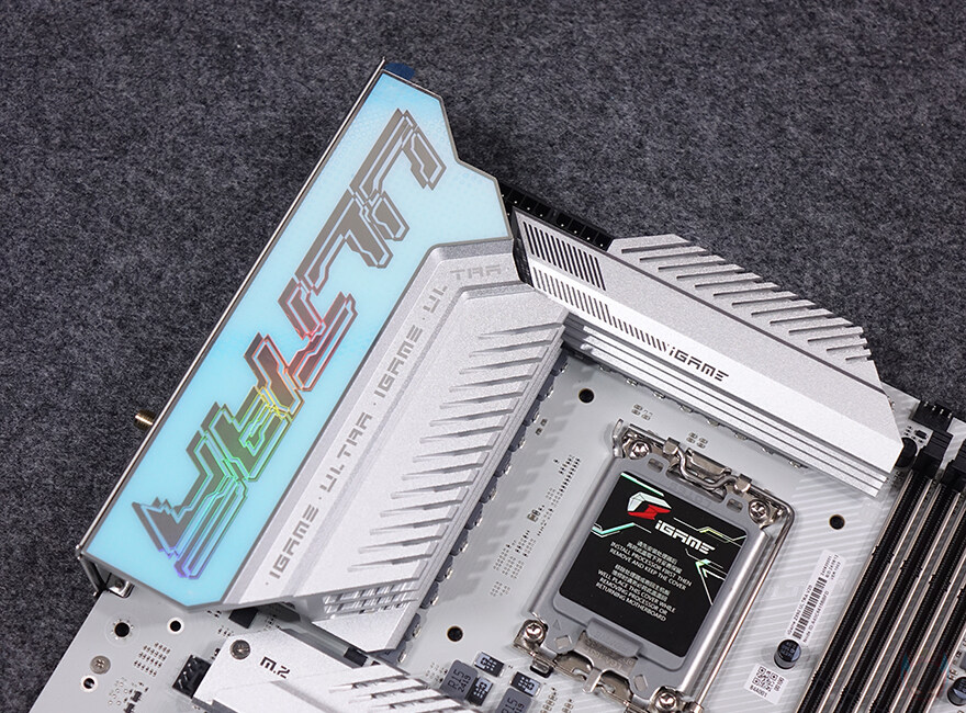 컬러풀 브랜드를 잘 표현한 Z890 메인보드!-컬러풀 iGame Z890 울트라_26.jpg