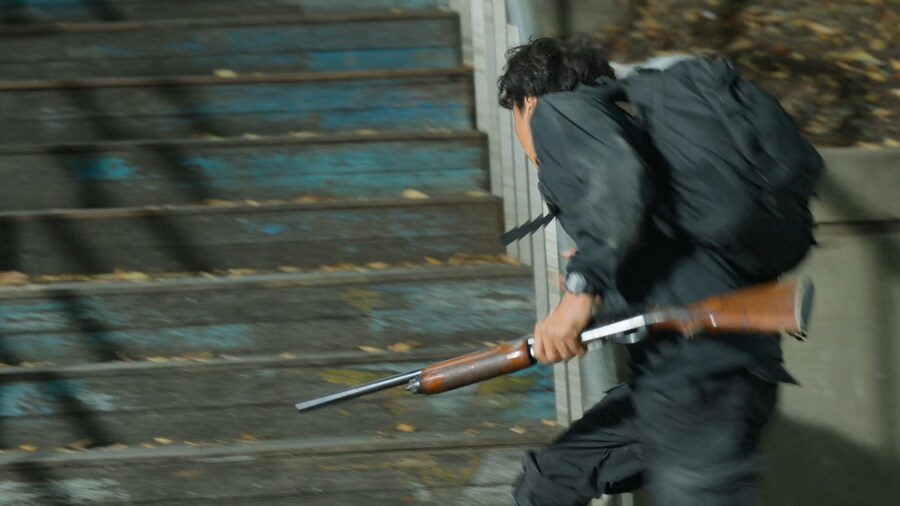 한국 좀비물에서 총을 구할때 가까운 경찰서를 터는 이유_11.jpg