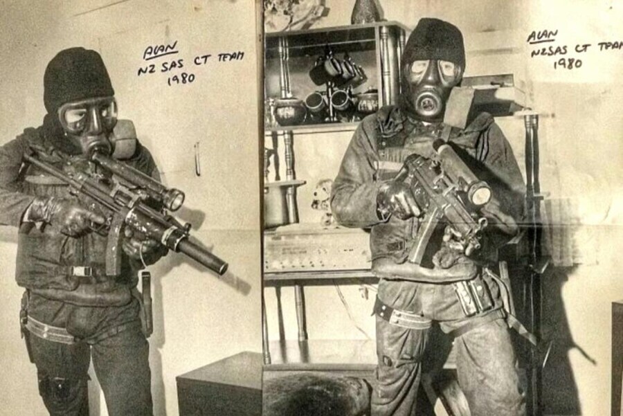 80년대 SAS 특수부대가 사용한 손전등의 비밀_1.jpg