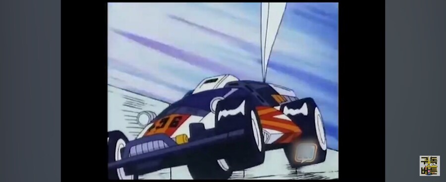 깃털 하나 꽂았다고 공기저항을 줄인다는게 말이 되냐?_8.jpg