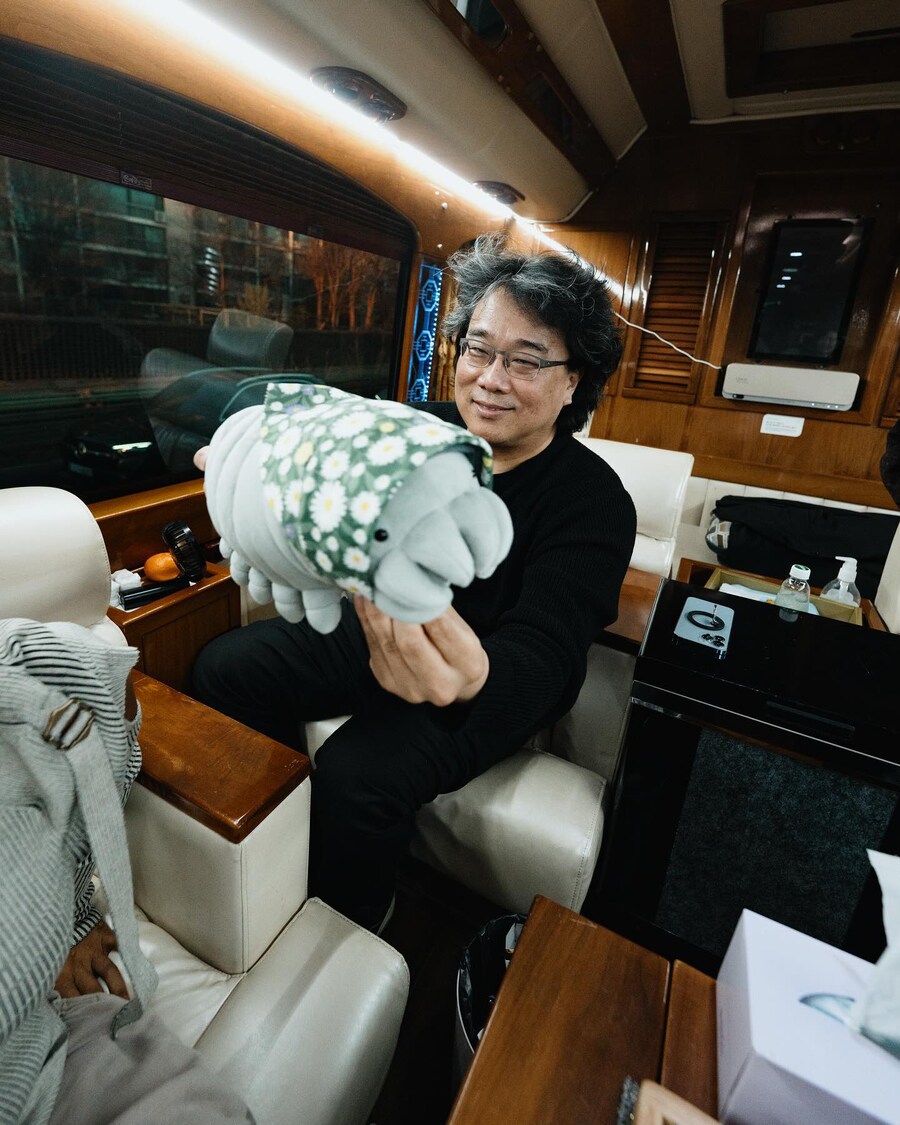 영화 홍보하는 봉준호 감독_1.jpg