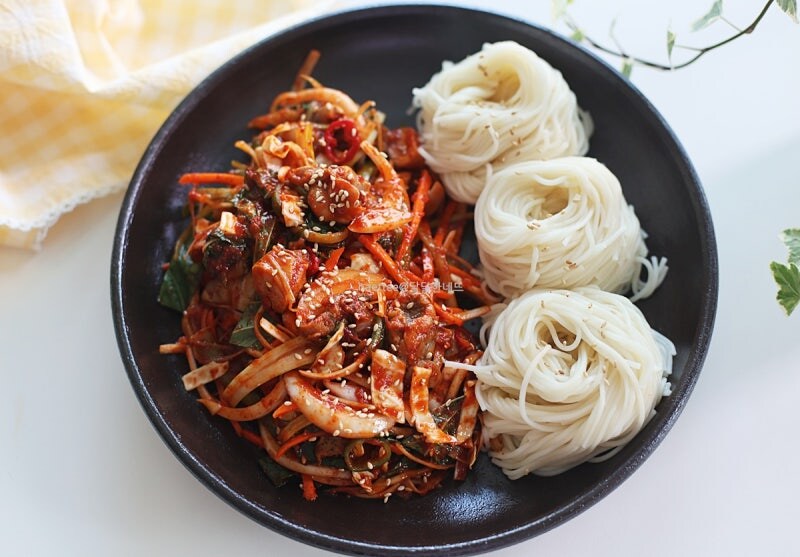 골뱅이 무침 특 .gif_1.jpg