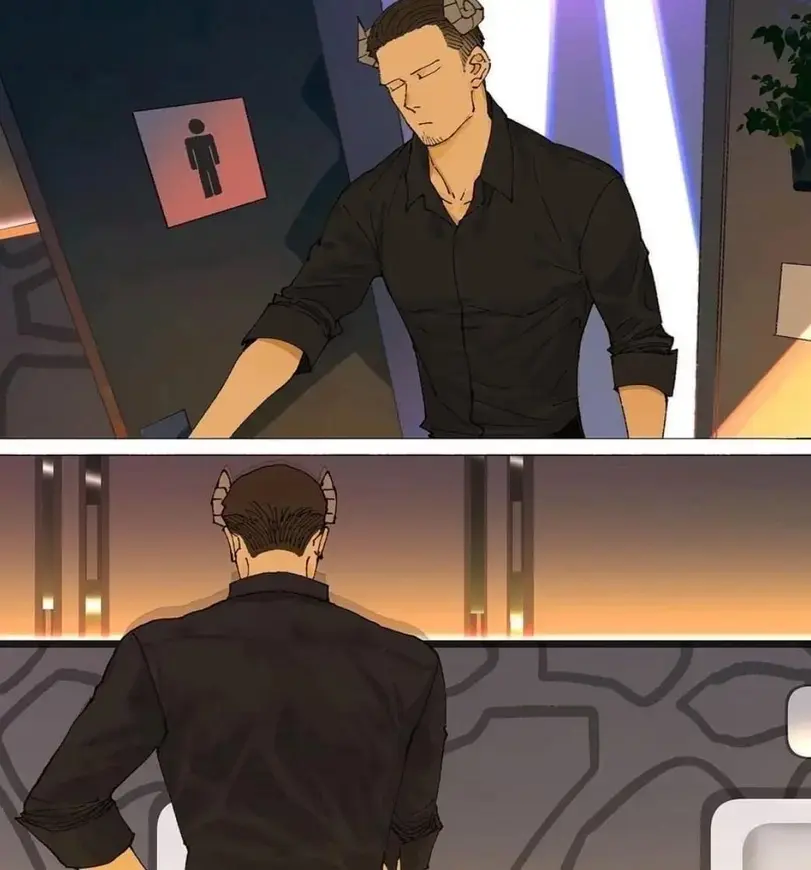 화장실에서 소변 보는 만화_2.webp